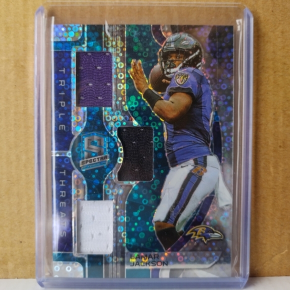 🏆🏈Lamar Jackson "Spectra No Huddle Triple Threat Patch -55/60 Insert" Card🏈🏆 - Picture 1 of 6